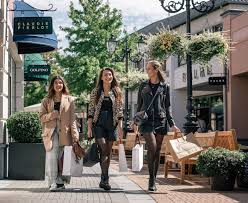 Ontdek de Luxe van Designer Outlet Kleding: Stijlvol Shoppen voor Minder