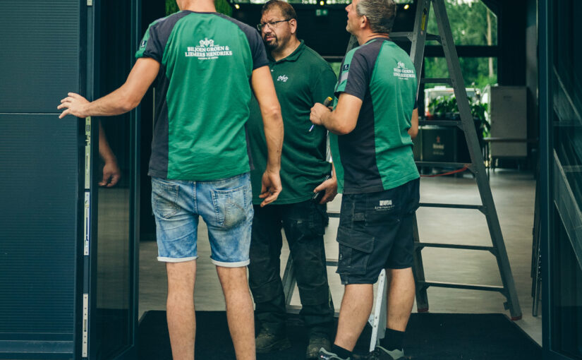 Betaalbare en Stijlvolle Goedkope Bedrijfskleding: Kwaliteit voor Minder