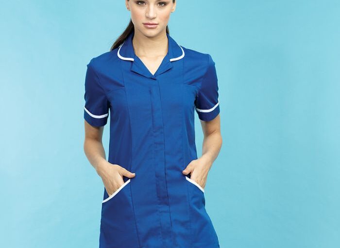 Stijlvolle zorgkleding voor dames: Comfort en Professionaliteit gecombineerd